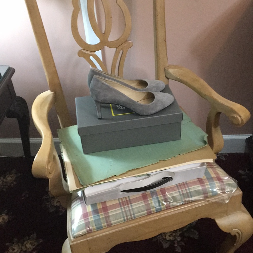 Gray Pumps - image 4